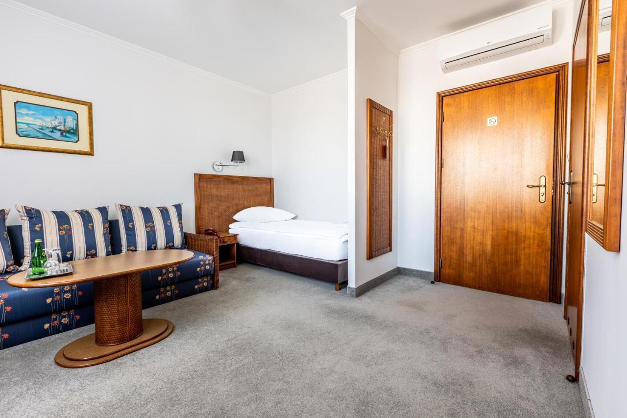 Hotel Pod Zlota Roza Kielce Eksteriør bilde