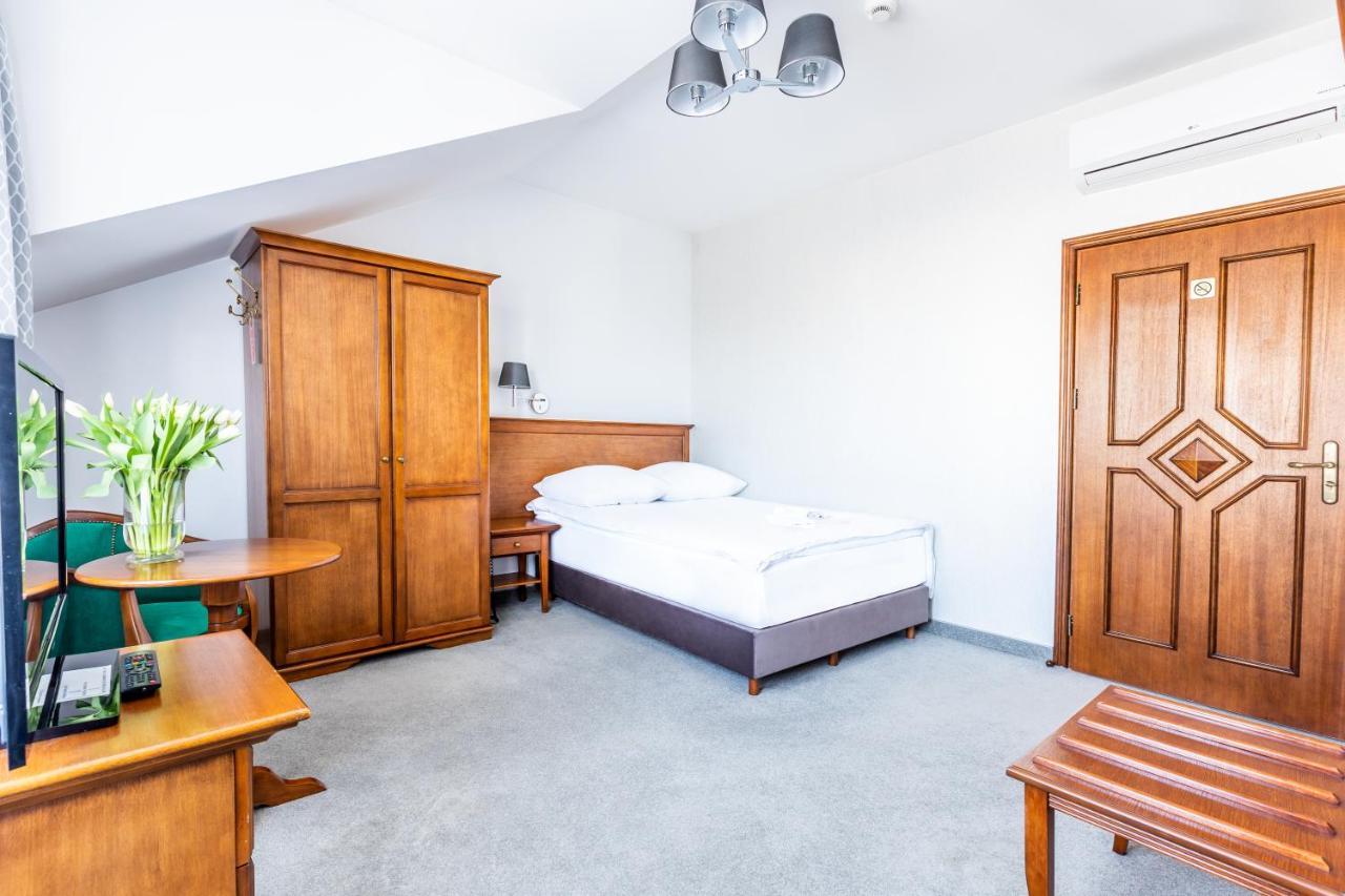 Hotel Pod Zlota Roza Kielce Rom bilde
